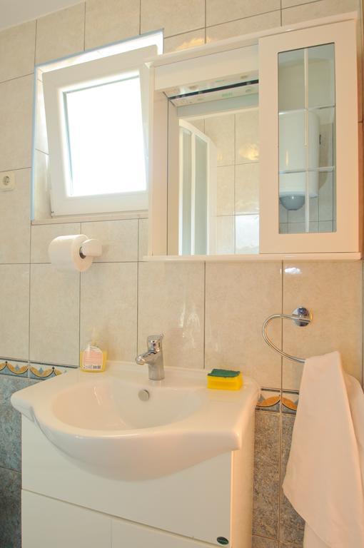 Apartments Sime Trogir Bilik gambar